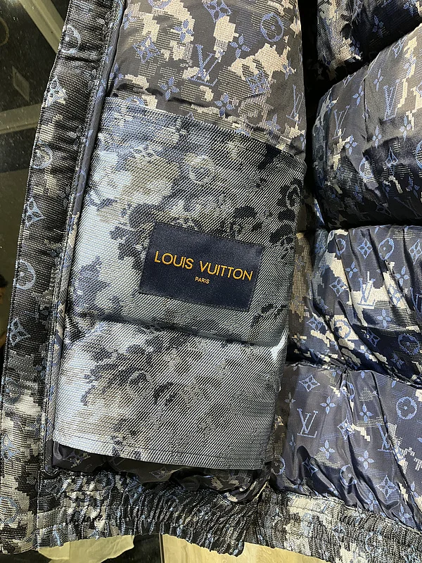 LV S-XL 26yr24 (15)